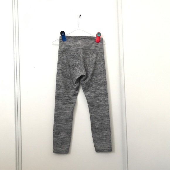 Lululemon High Rise Wunder Under 26” Gray Leggings - Picture 2 of 5